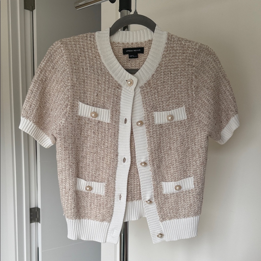 Elegant Beige and White Cardigan Sweater